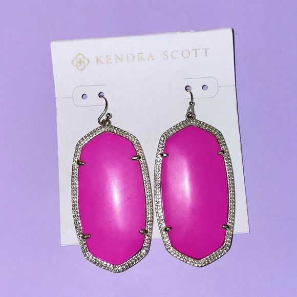 Magenta Danielle Earrings - Picture 1 of 1